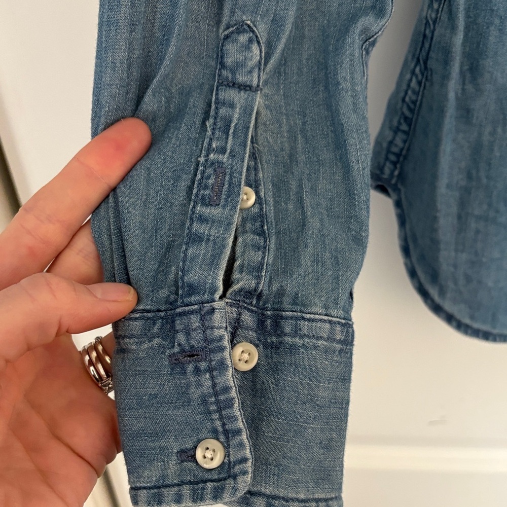 🪷Merona Washed Denim Button-Down Shirt XS - Picture 4 of 4